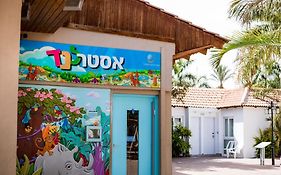 מלון אסטרל ויליג