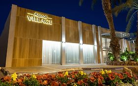 מלון אסטרל ויליג